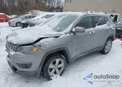2018 Jeep Compass Latitude 4X4 из США, поврежденный, VIN 3C4NJDBB6JT360824